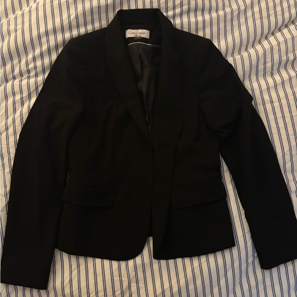 Calvin Klein Women's Elegant Black Suit Jacket